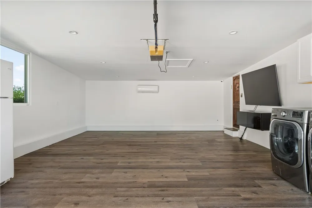 6515 Kenwater West Hills, CA 91307