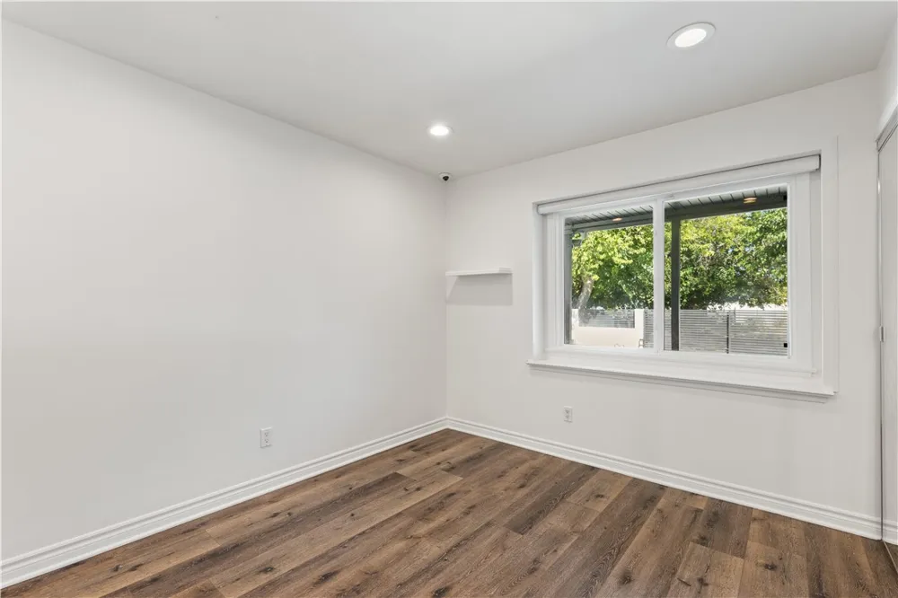 6515 Kenwater West Hills, CA 91307