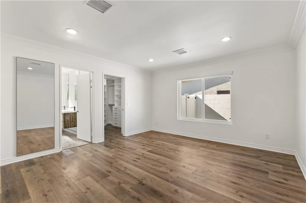 6515 Kenwater West Hills, CA 91307