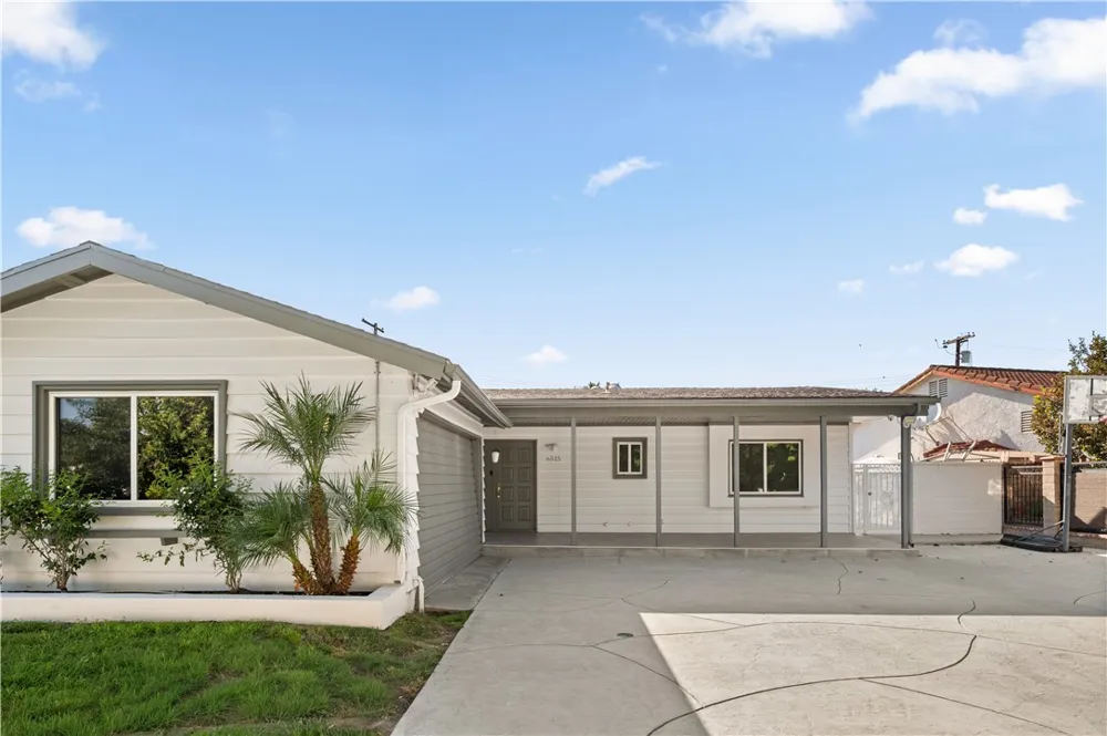 6515 Kenwater West Hills, CA 91307