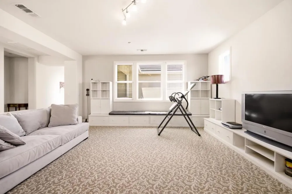 130 Arundel Drive Hayward, CA 94542