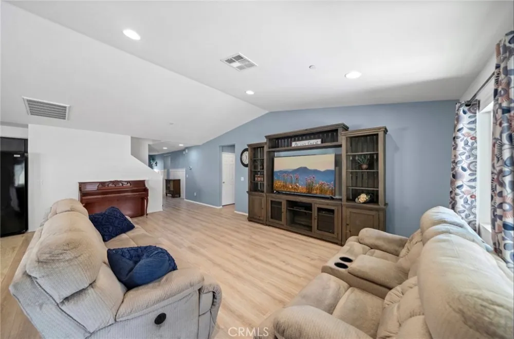 33099 Rustlers Road Winchester, CA 92596