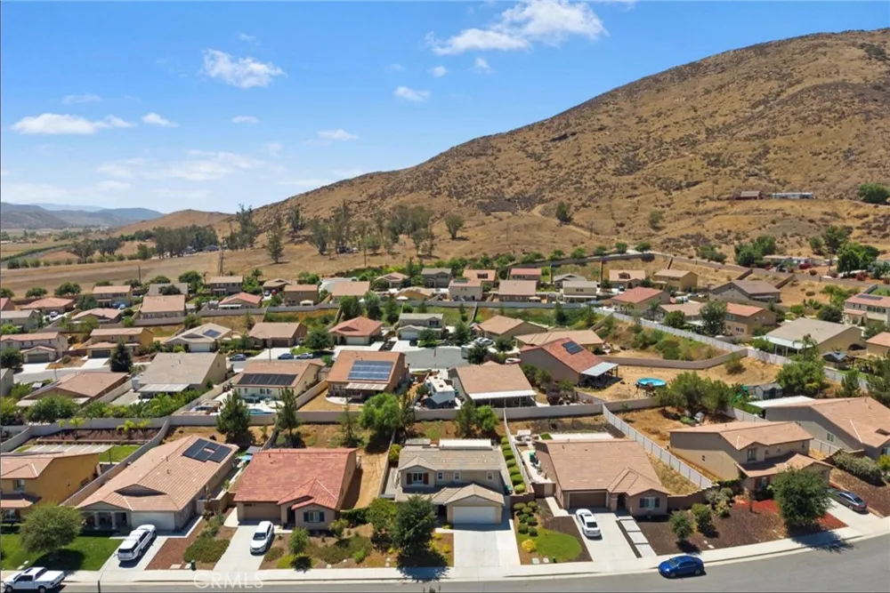33099 Rustlers Road Winchester, CA 92596