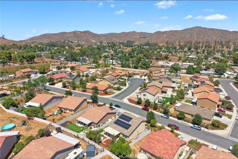 33099 Rustlers Road Winchester, CA 92596