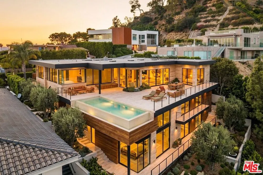9353 Nightingale Drive Los Angeles, CA 90069