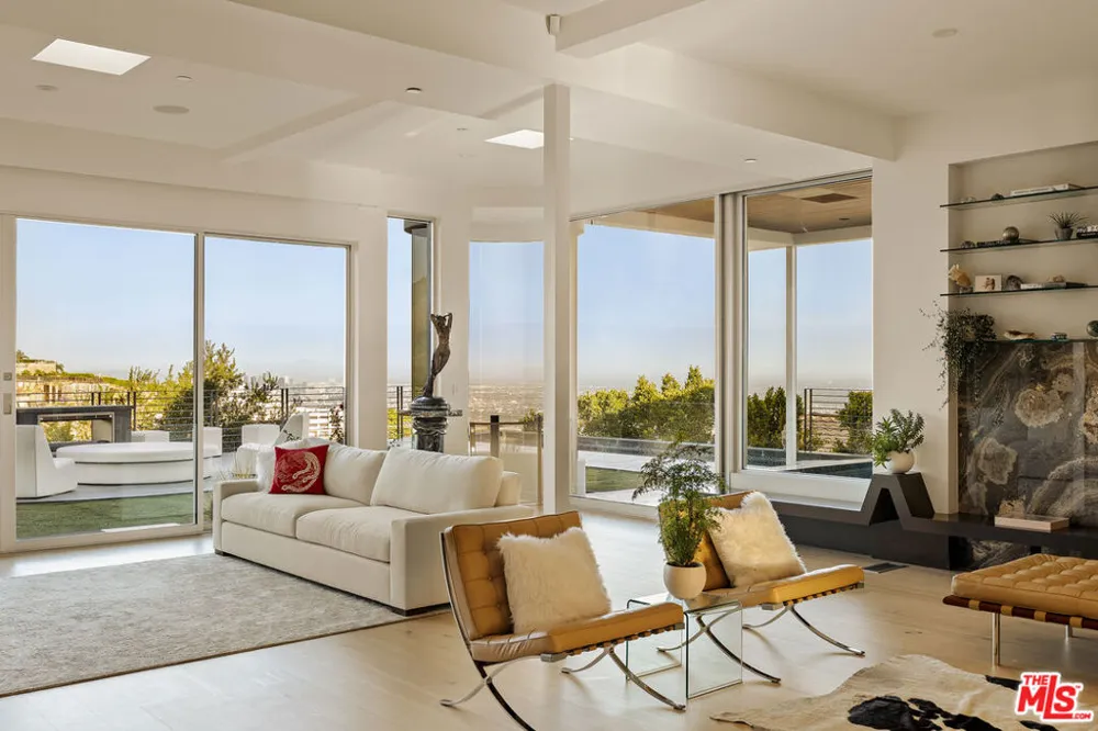 9353 Nightingale Drive Los Angeles, CA 90069