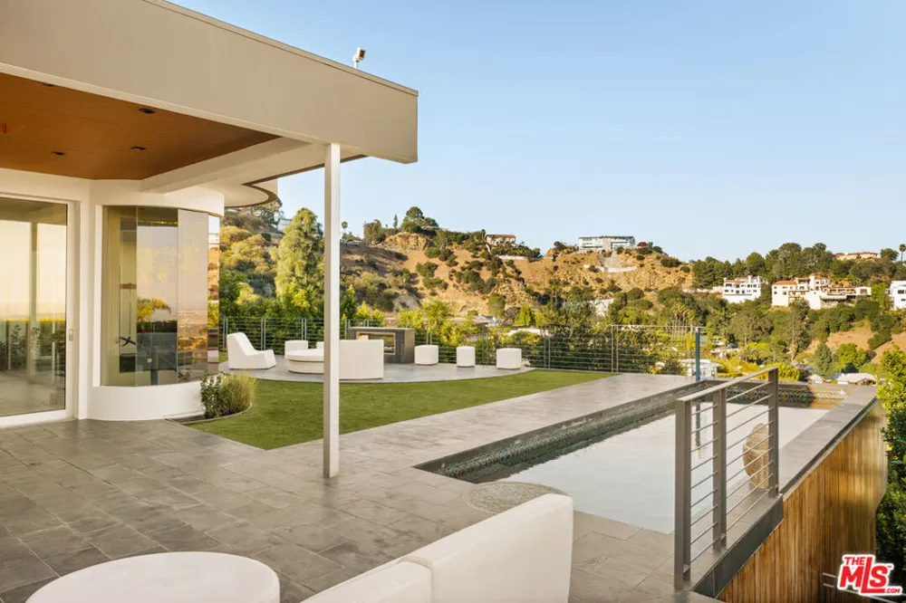 9353 Nightingale Drive Los Angeles, CA 90069