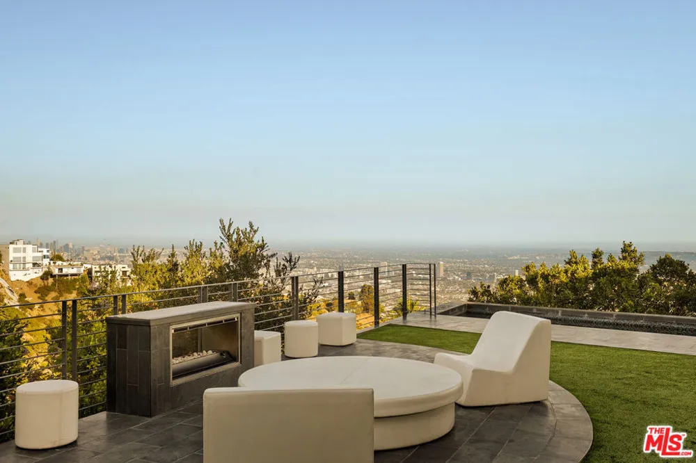 9353 Nightingale Drive Los Angeles, CA 90069
