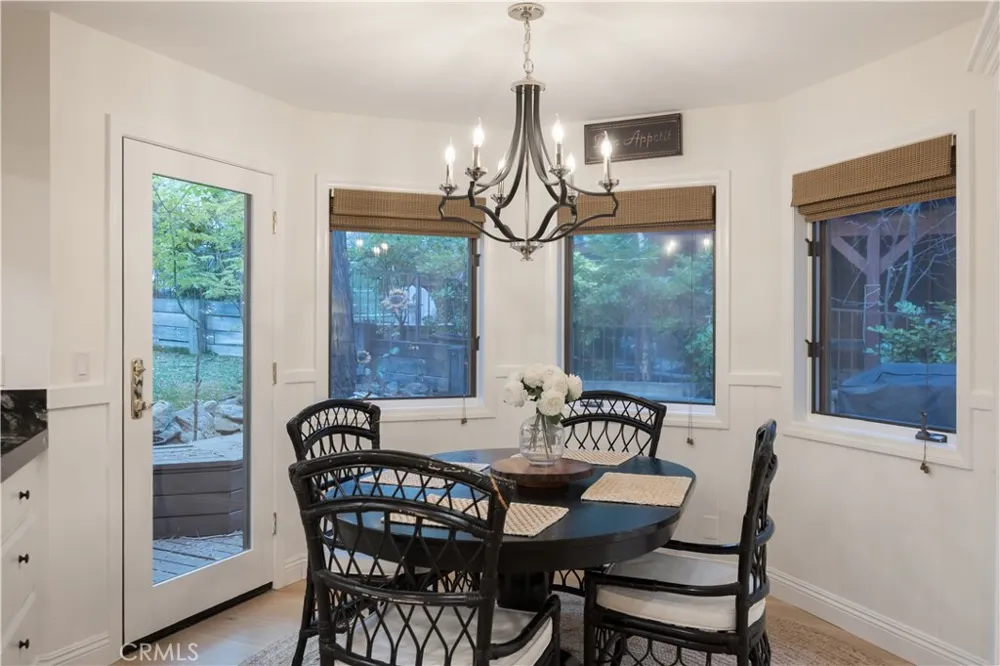 27598 Meadow Bay Lake Arrowhead, CA 92352