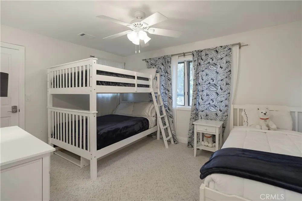 27598 Meadow Bay Lake Arrowhead, CA 92352
