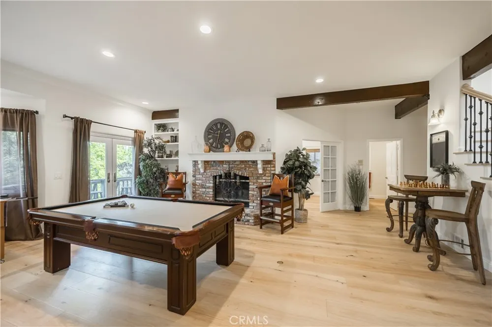 27598 Meadow Bay Lake Arrowhead, CA 92352