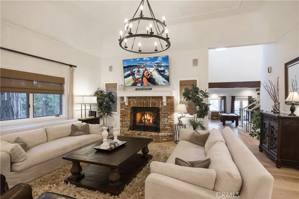 27598 Meadow Bay Lake Arrowhead, CA 92352