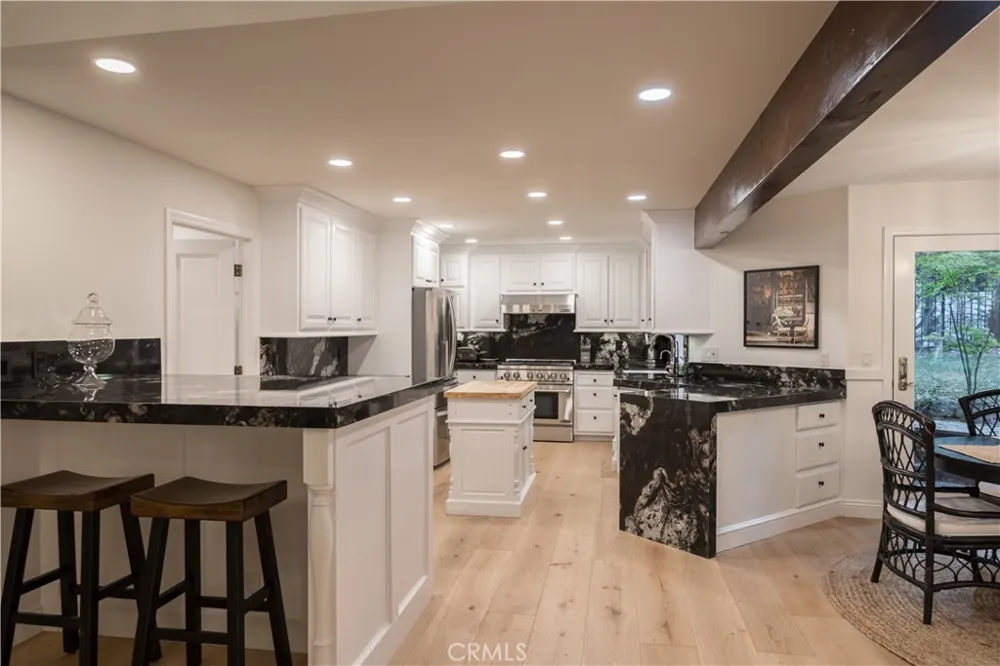 27598 Meadow Bay Lake Arrowhead, CA 92352