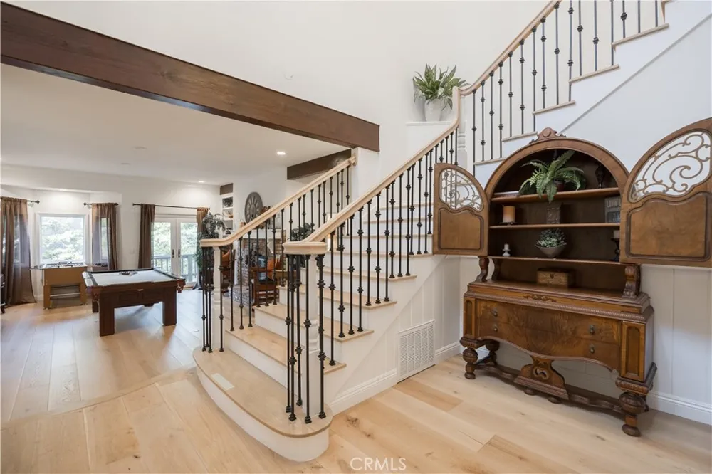 27598 Meadow Bay Lake Arrowhead, CA 92352