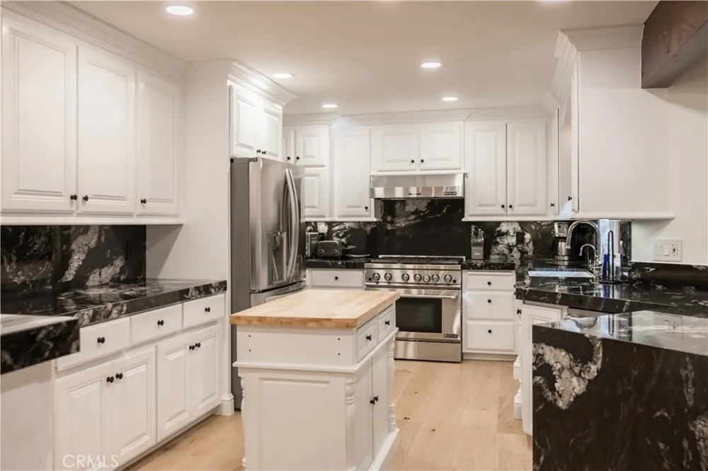 27598 Meadow Bay Lake Arrowhead, CA 92352
