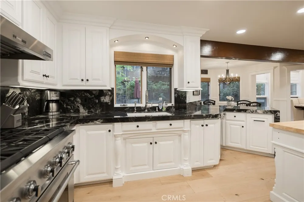 27598 Meadow Bay Lake Arrowhead, CA 92352