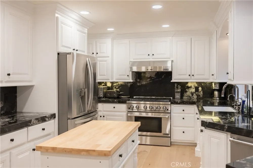 27598 Meadow Bay Lake Arrowhead, CA 92352