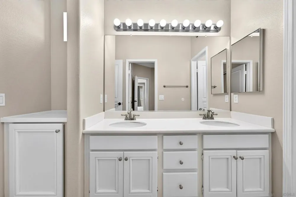 6657 Curlew Terrace Carlsbad, CA 92011