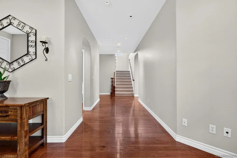 6657 Curlew Terrace Carlsbad, CA 92011