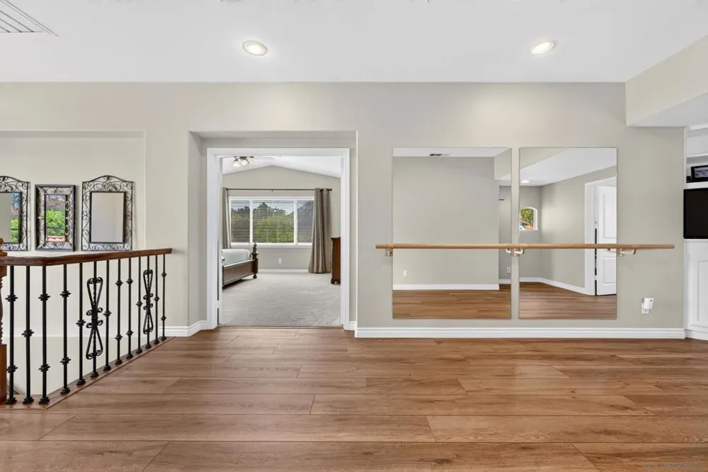 6657 Curlew Terrace Carlsbad, CA 92011