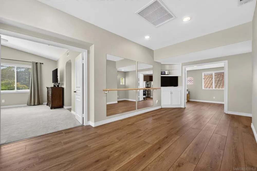 6657 Curlew Terrace Carlsbad, CA 92011