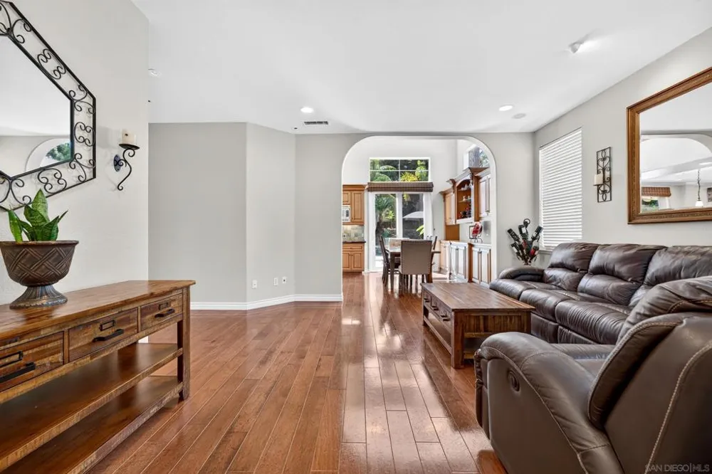 6657 Curlew Terrace Carlsbad, CA 92011