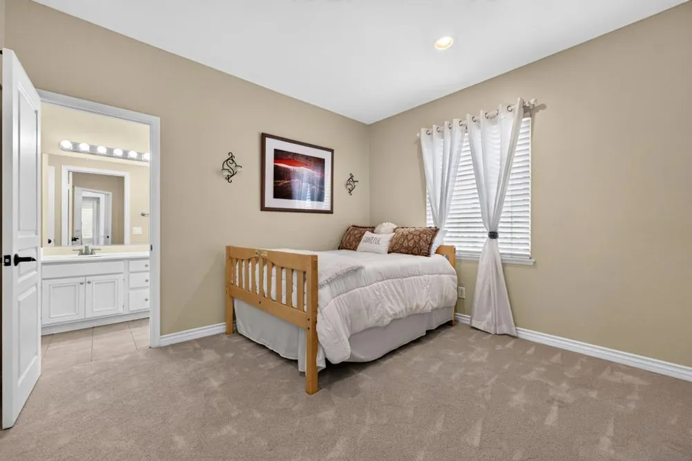 6657 Curlew Terrace Carlsbad, CA 92011