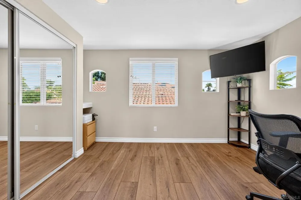 6657 Curlew Terrace Carlsbad, CA 92011