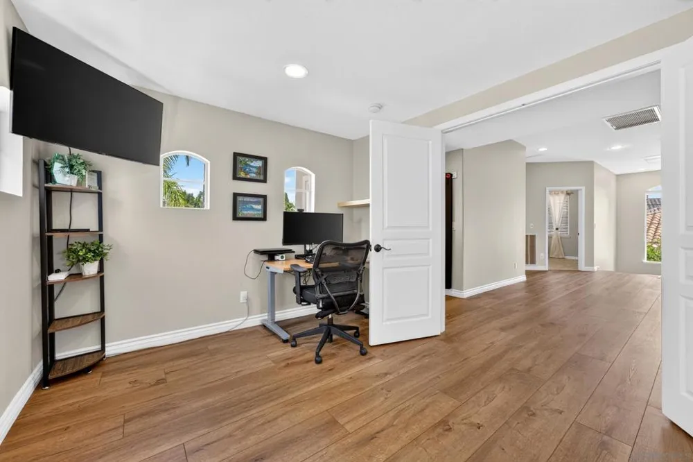 6657 Curlew Terrace Carlsbad, CA 92011