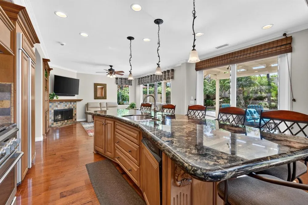 6657 Curlew Terrace Carlsbad, CA 92011