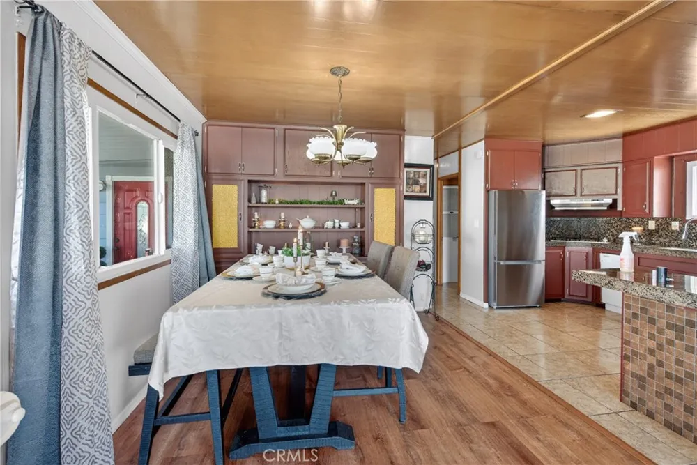 780 Santa Clara Circle Hemet, CA 92543