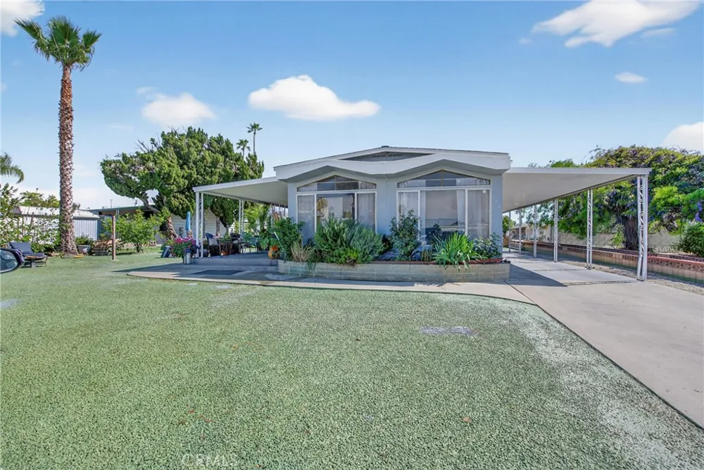 780 Santa Clara Circle Hemet, CA 92543