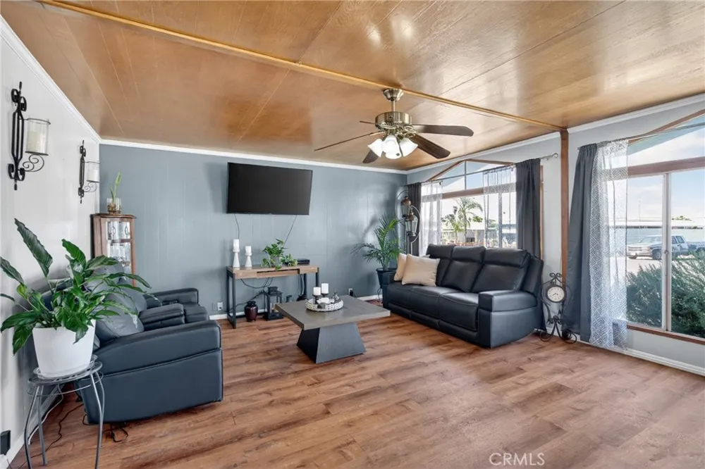 780 Santa Clara Circle Hemet, CA 92543