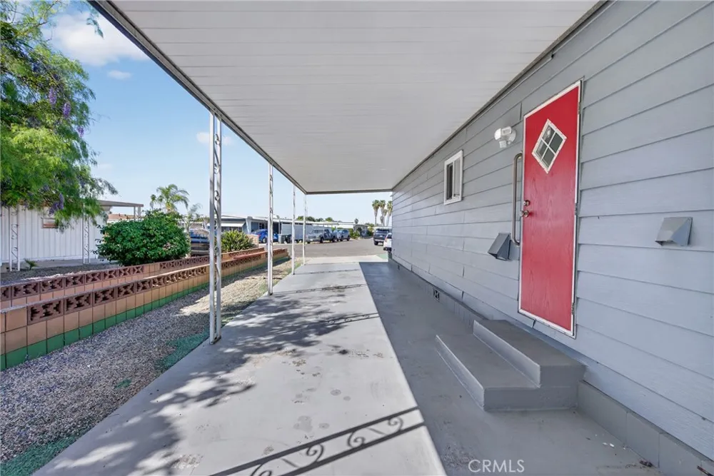 780 Santa Clara Circle Hemet, CA 92543