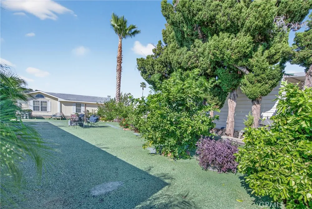 780 Santa Clara Circle Hemet, CA 92543