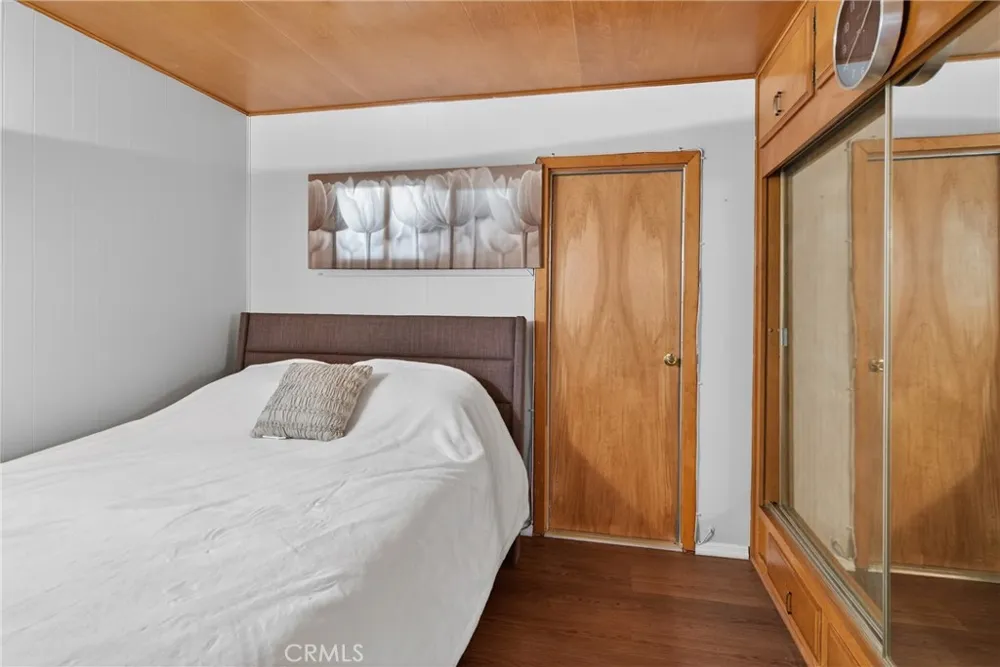 780 Santa Clara Circle Hemet, CA 92543
