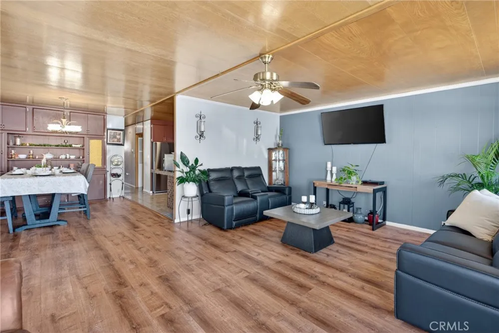 780 Santa Clara Circle Hemet, CA 92543