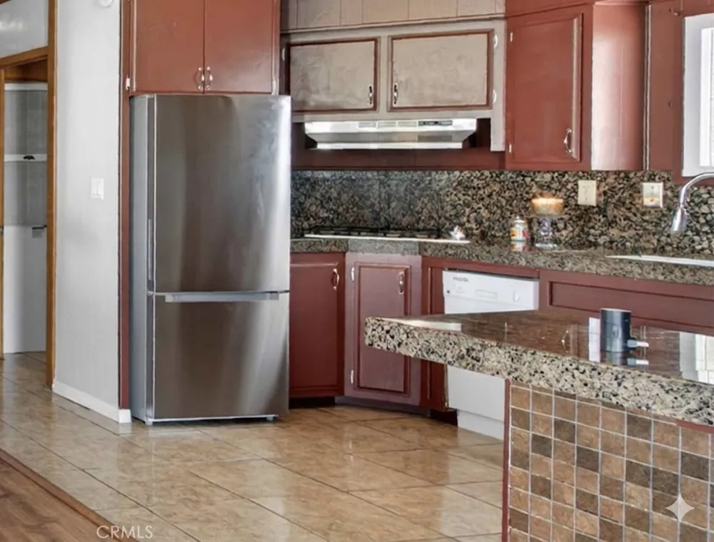 780 Santa Clara Circle Hemet, CA 92543
