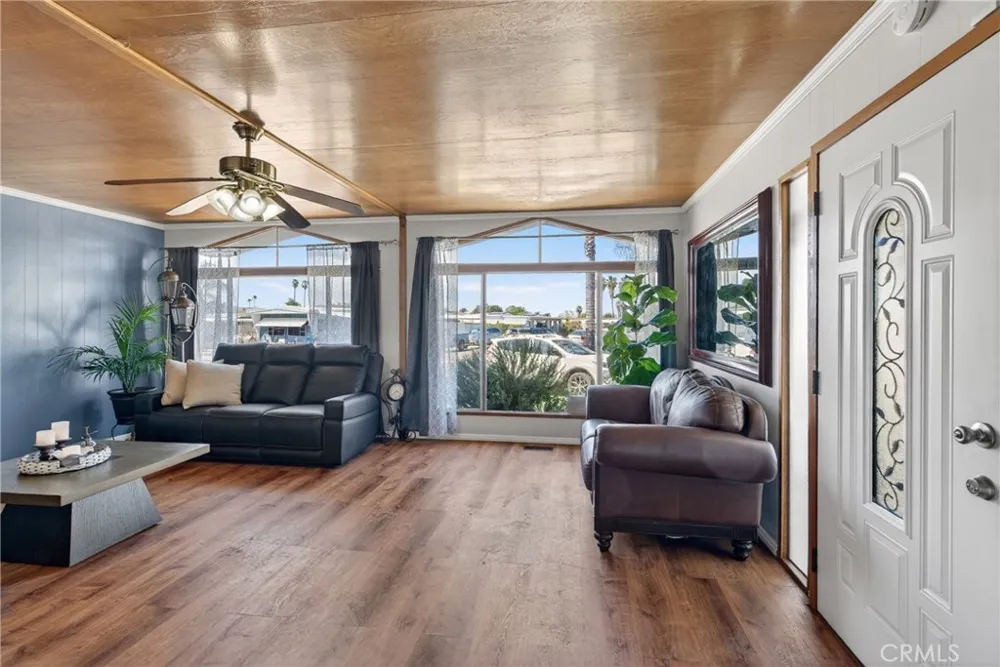 780 Santa Clara Circle Hemet, CA 92543