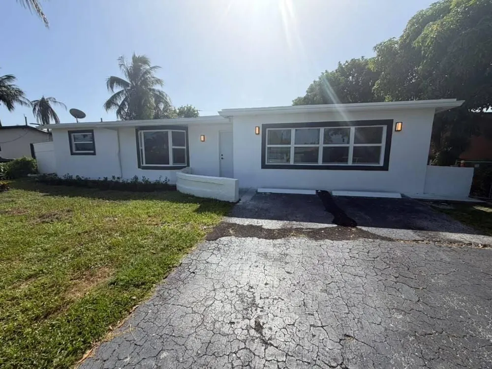 3911 NW 32ND AVENUE Lauderdale Lakes, FL 33309