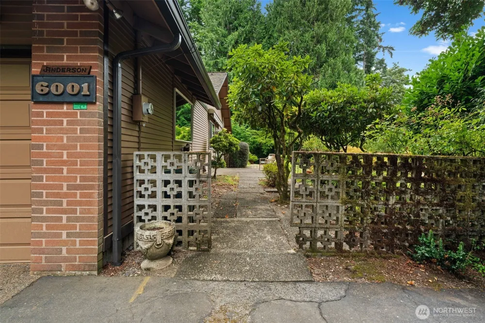 6001 44th Avenue NW Gig Harbor, WA 98335