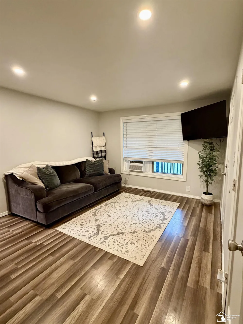 2956 Nadeau Road Frenchtown Township, MI 48162
