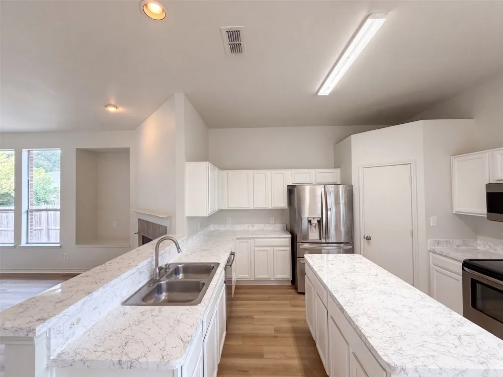 825 Dixon Lane Denton, TX 76207