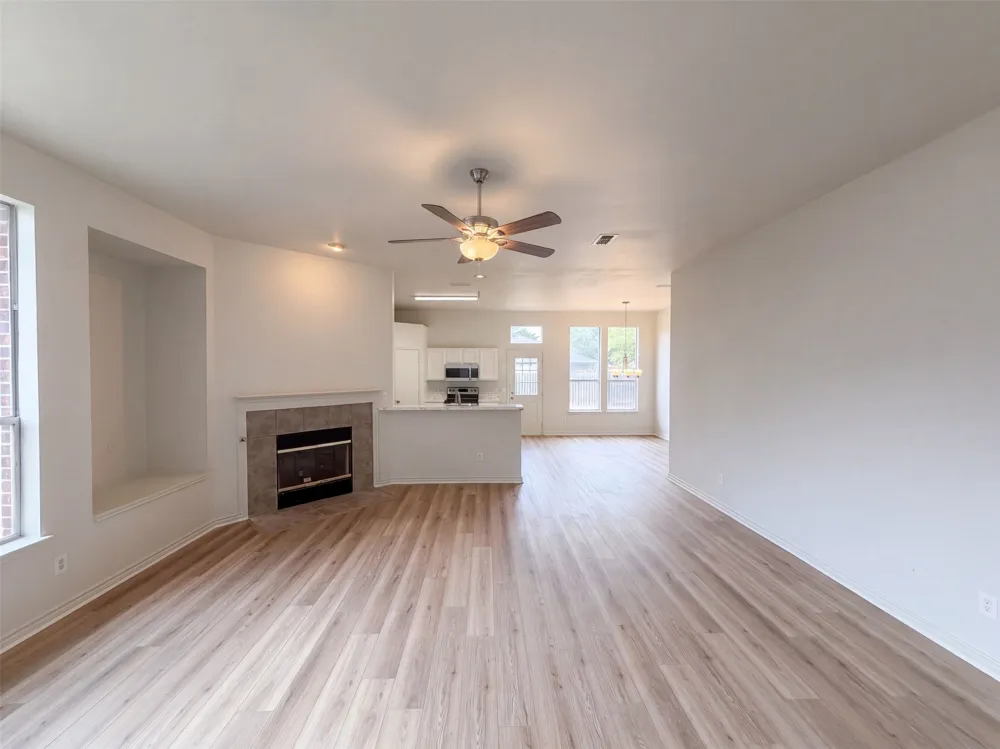 825 Dixon Lane Denton, TX 76207