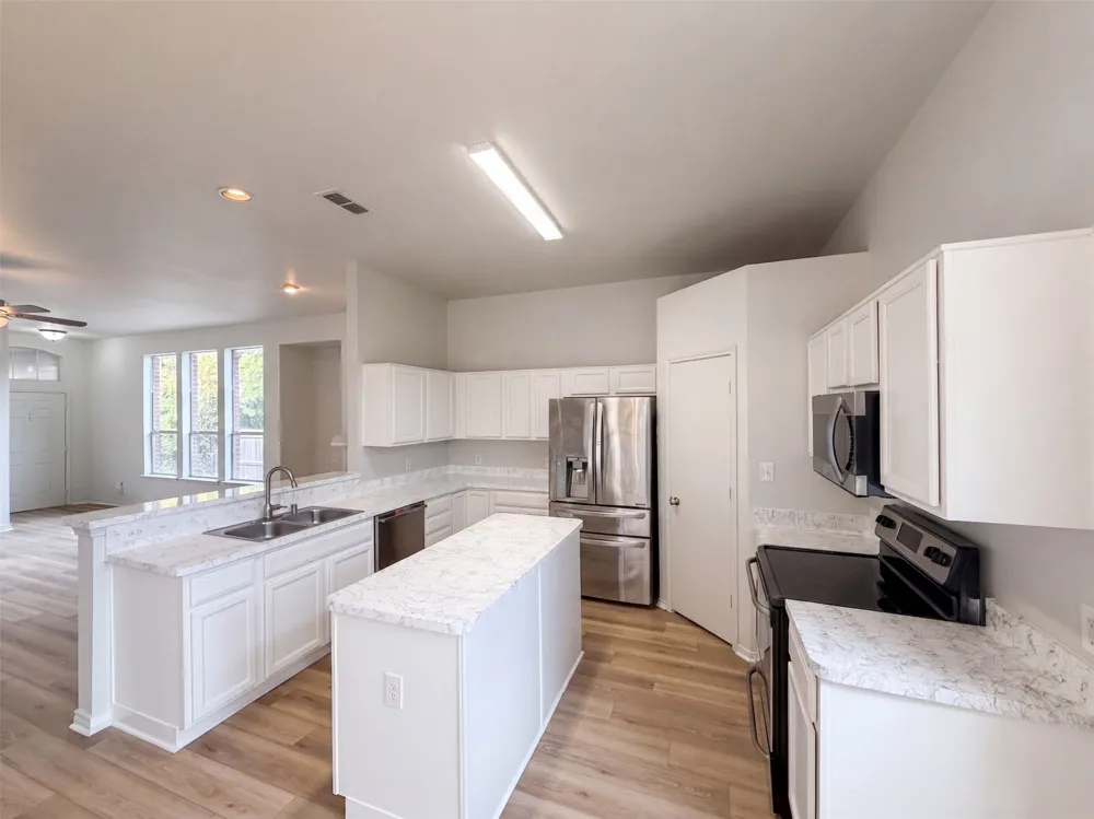825 Dixon Lane Denton, TX 76207