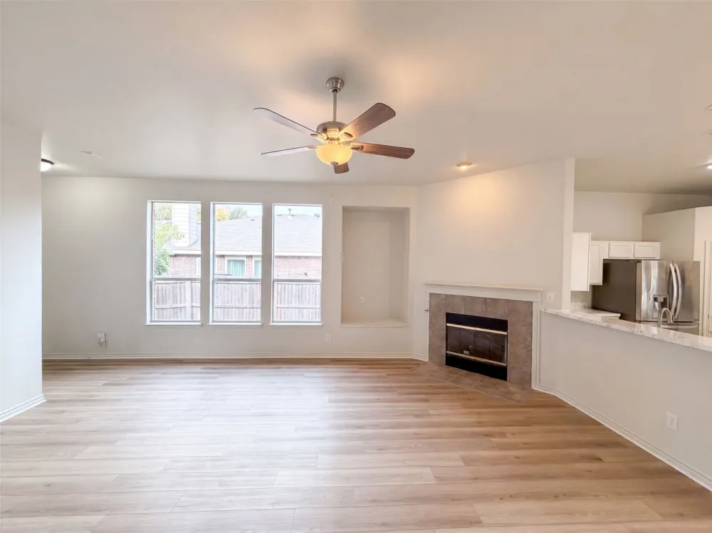 825 Dixon Lane Denton, TX 76207