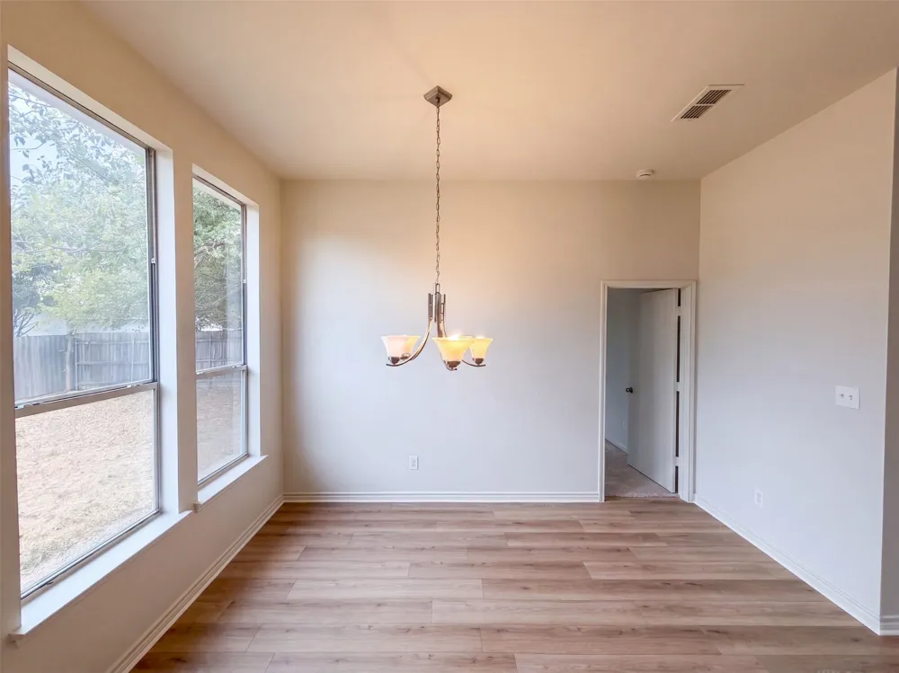 825 Dixon Lane Denton, TX 76207