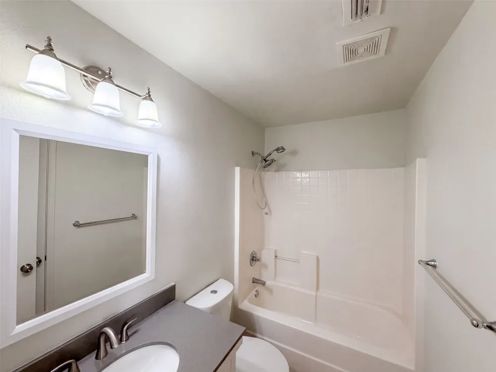825 Dixon Lane Denton, TX 76207