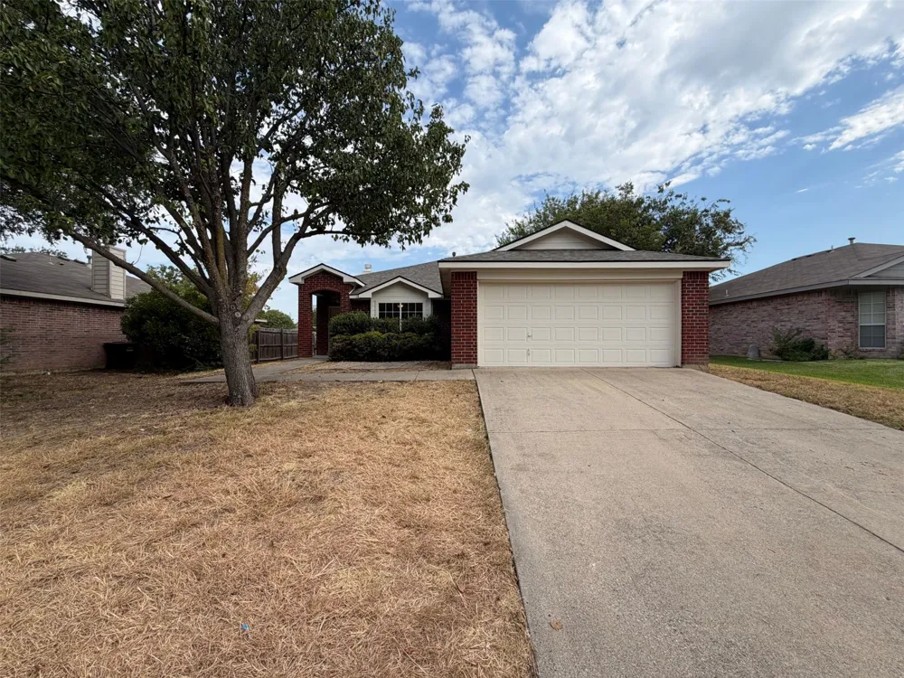 825 Dixon Lane Denton, TX 76207