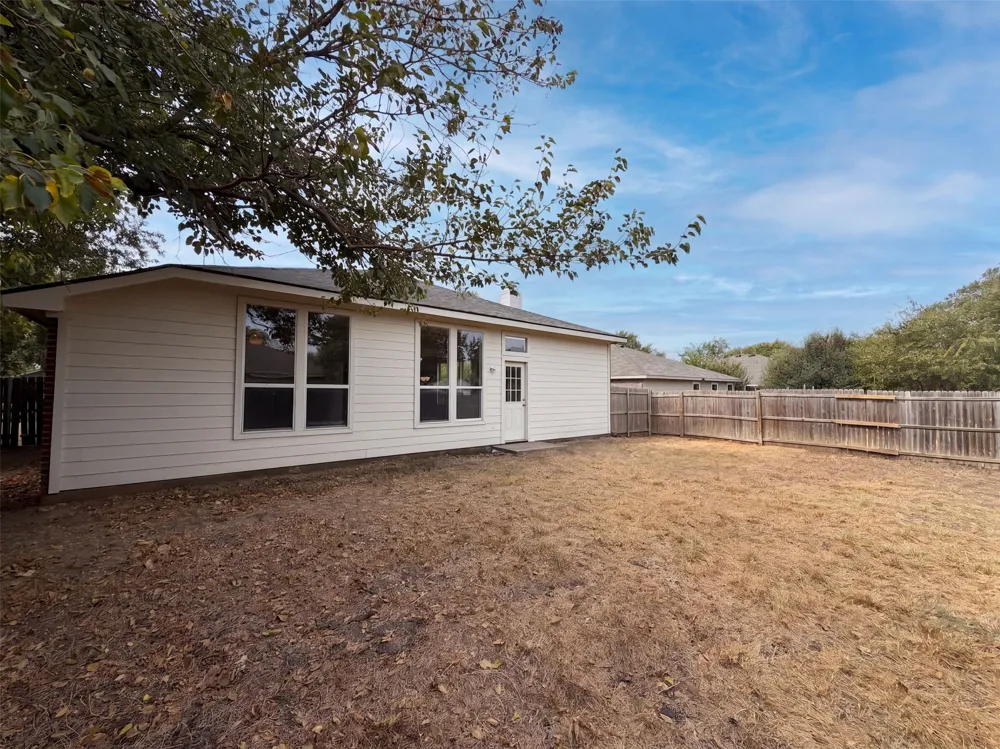 825 Dixon Lane Denton, TX 76207